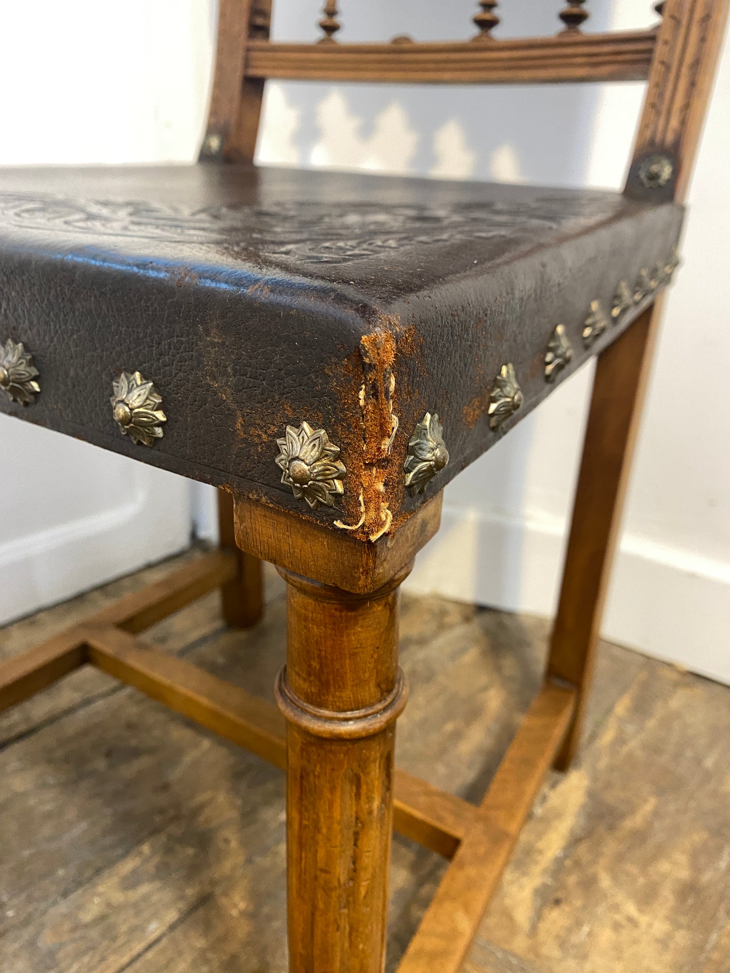 Set of 6 Antique Renaissance Revival Dining Chairs – Embossed Leather