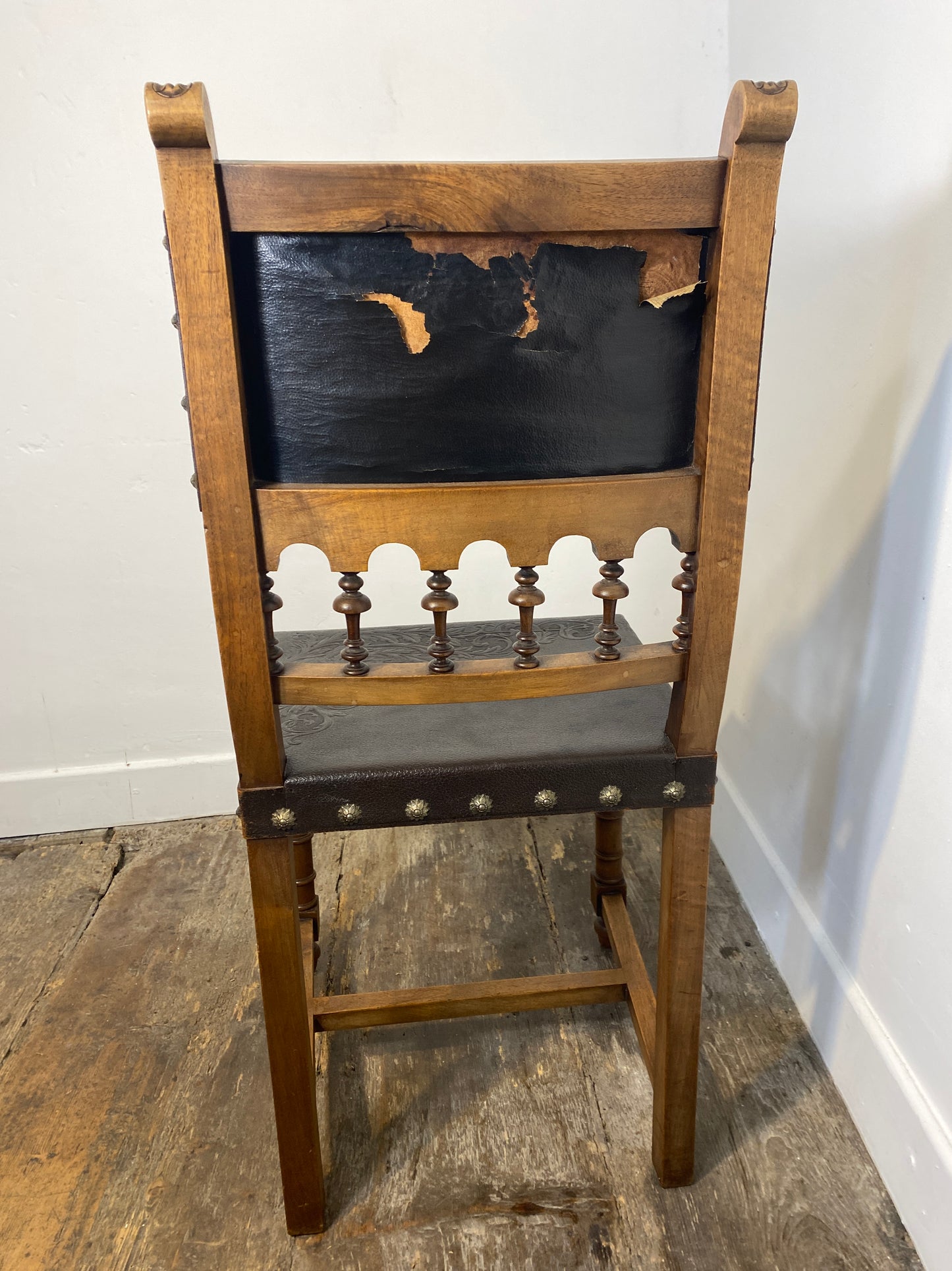 Set of 6 Antique Renaissance Revival Dining Chairs – Embossed Leather