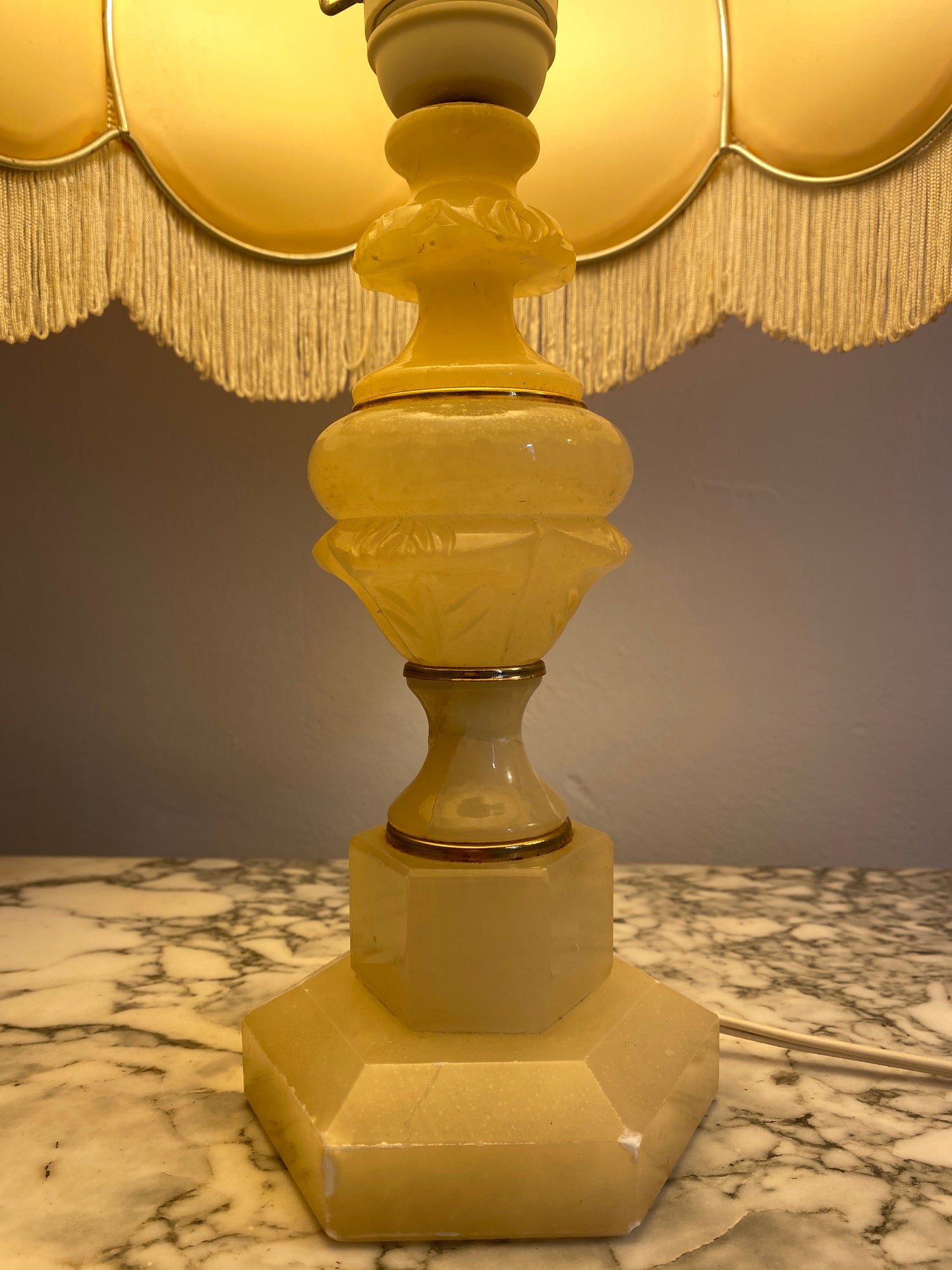 Vintage Alabaster Table Lamp – Victorian Revival Shade, 1930s-40s