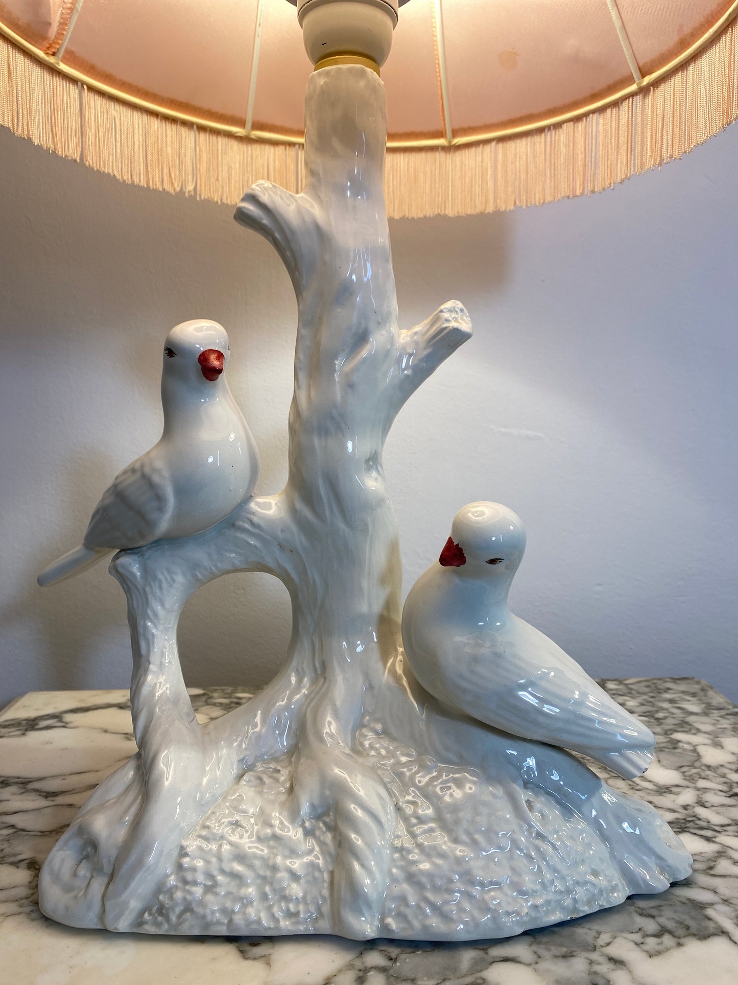 Vintage French Ceramic Table Lamp – Birds, Pink Satin Shade, 1950s