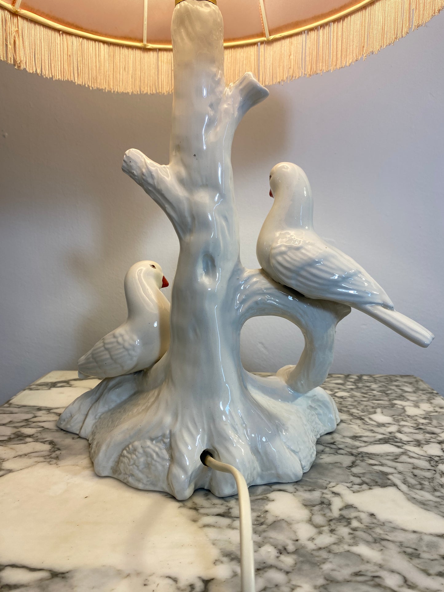 Vintage French Ceramic Table Lamp – Birds, Pink Satin Shade, 1950s