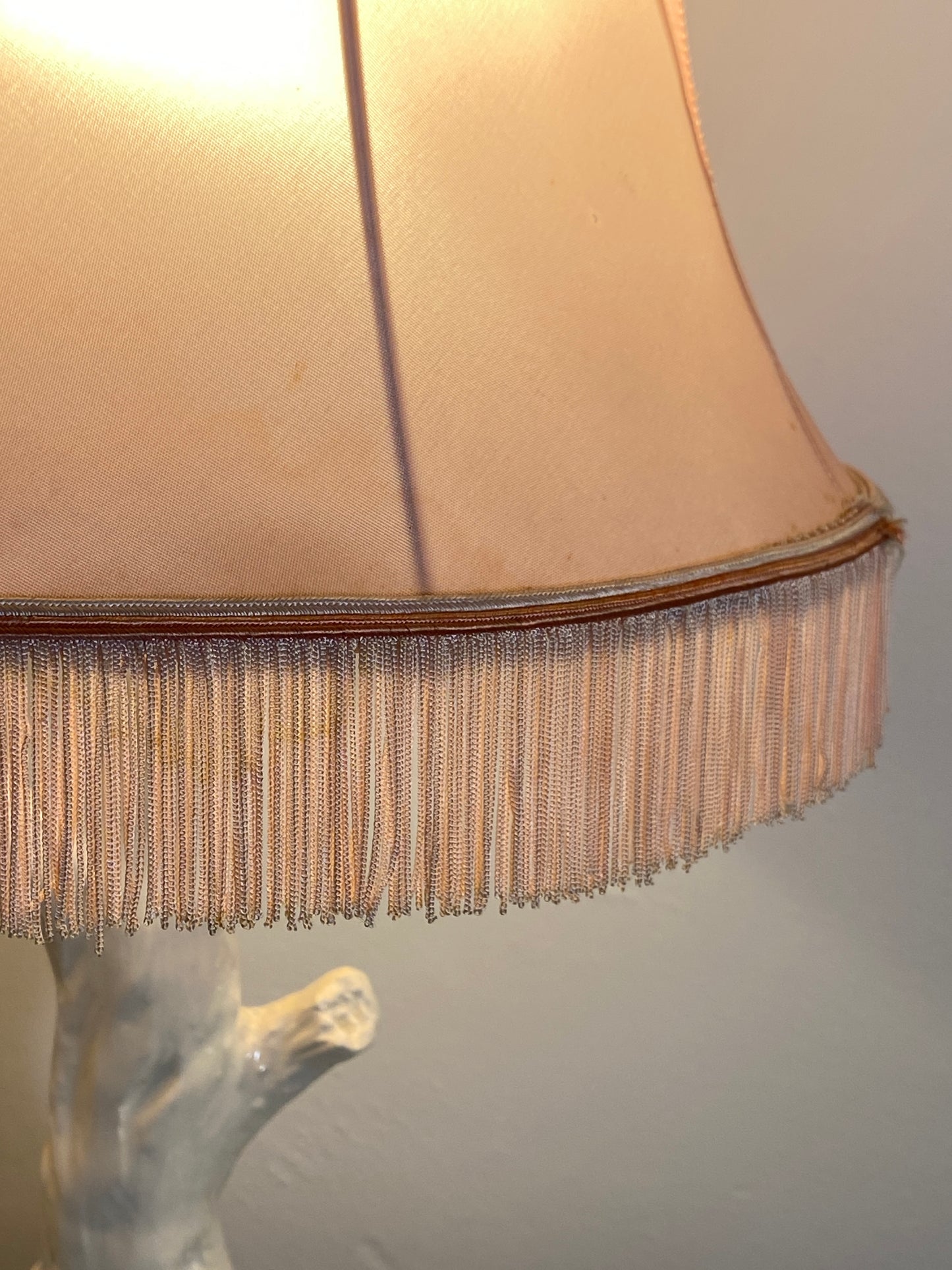 Vintage French Ceramic Table Lamp – Birds, Pink Satin Shade, 1950s
