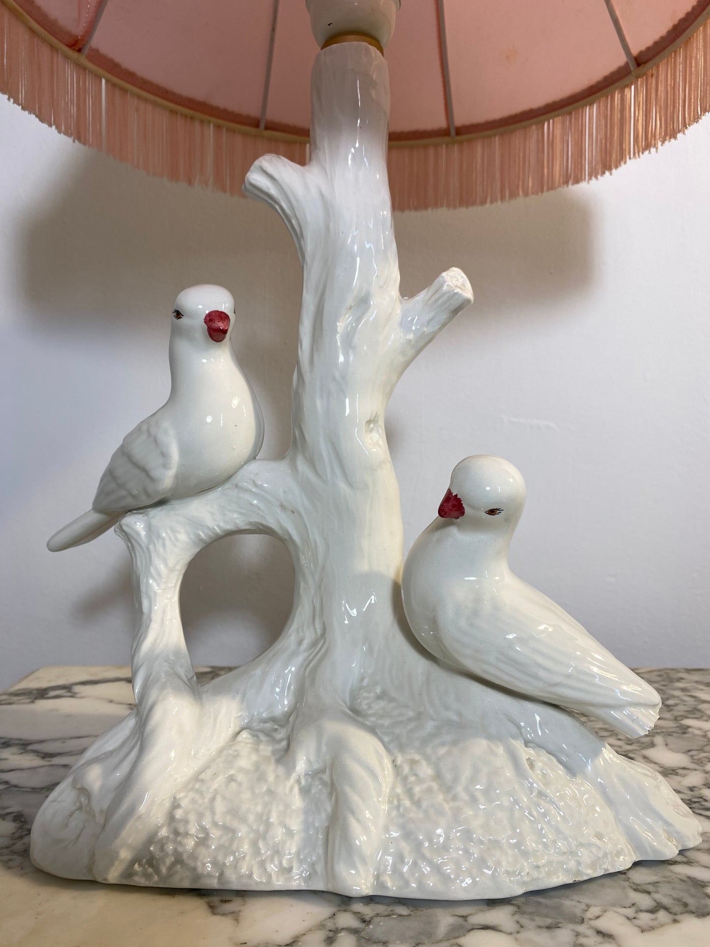 Vintage French Ceramic Table Lamp – Birds, Pink Satin Shade, 1950s