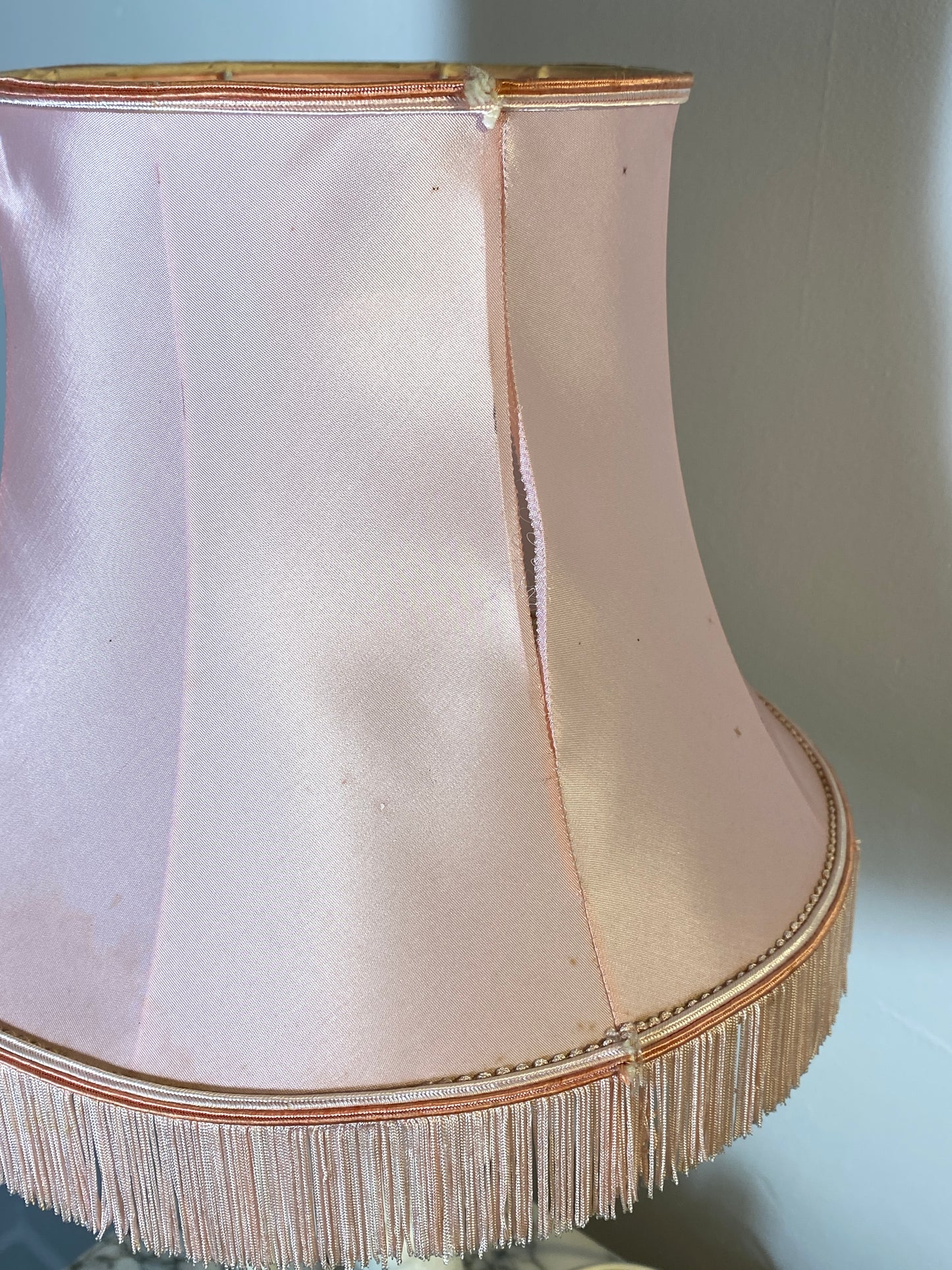 Vintage French Ceramic Table Lamp – Birds, Pink Satin Shade, 1950s