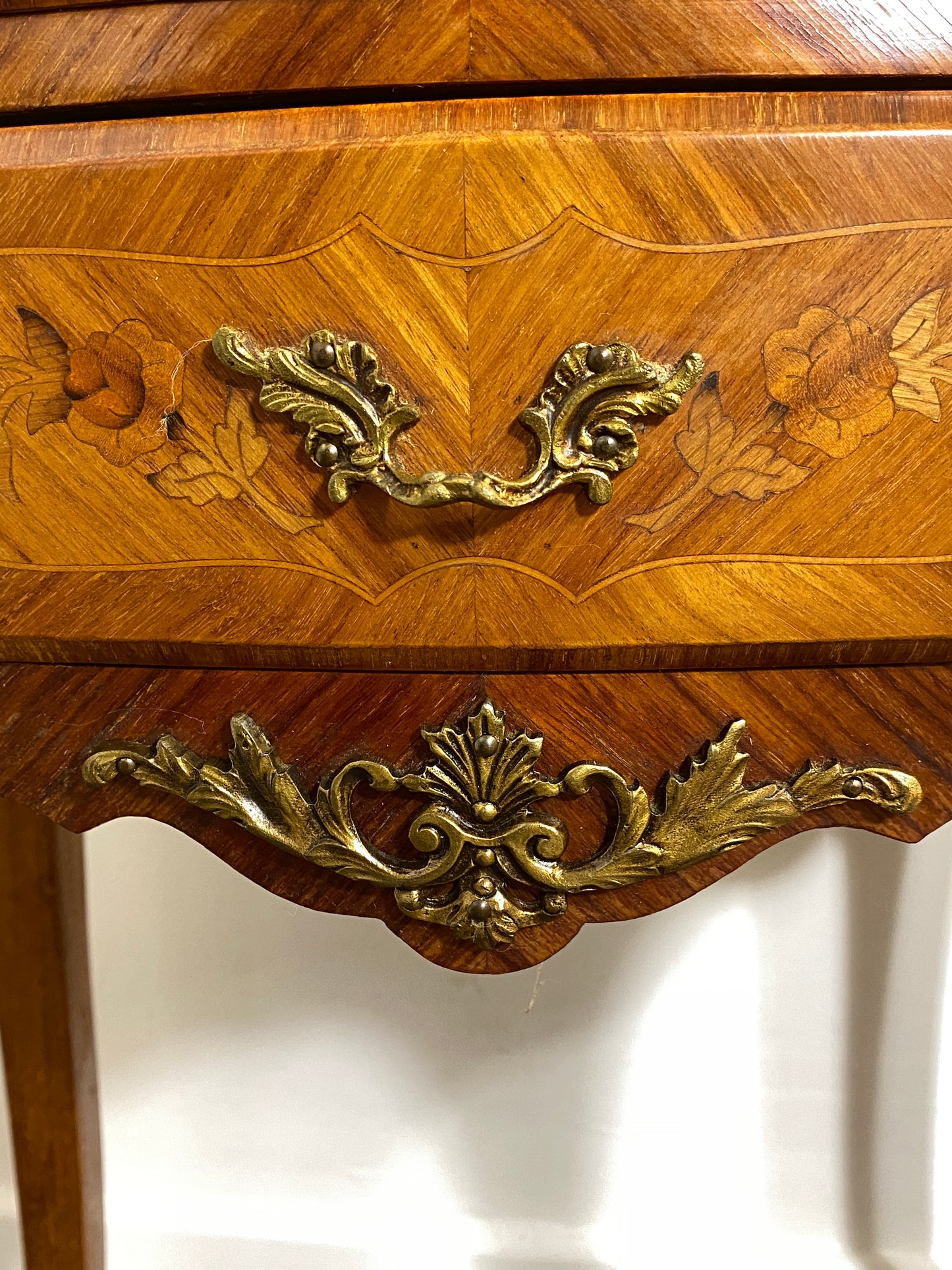 Pair of Louis XV-Style Bedside Cabinets with Marble Tops – Mid-20th Century