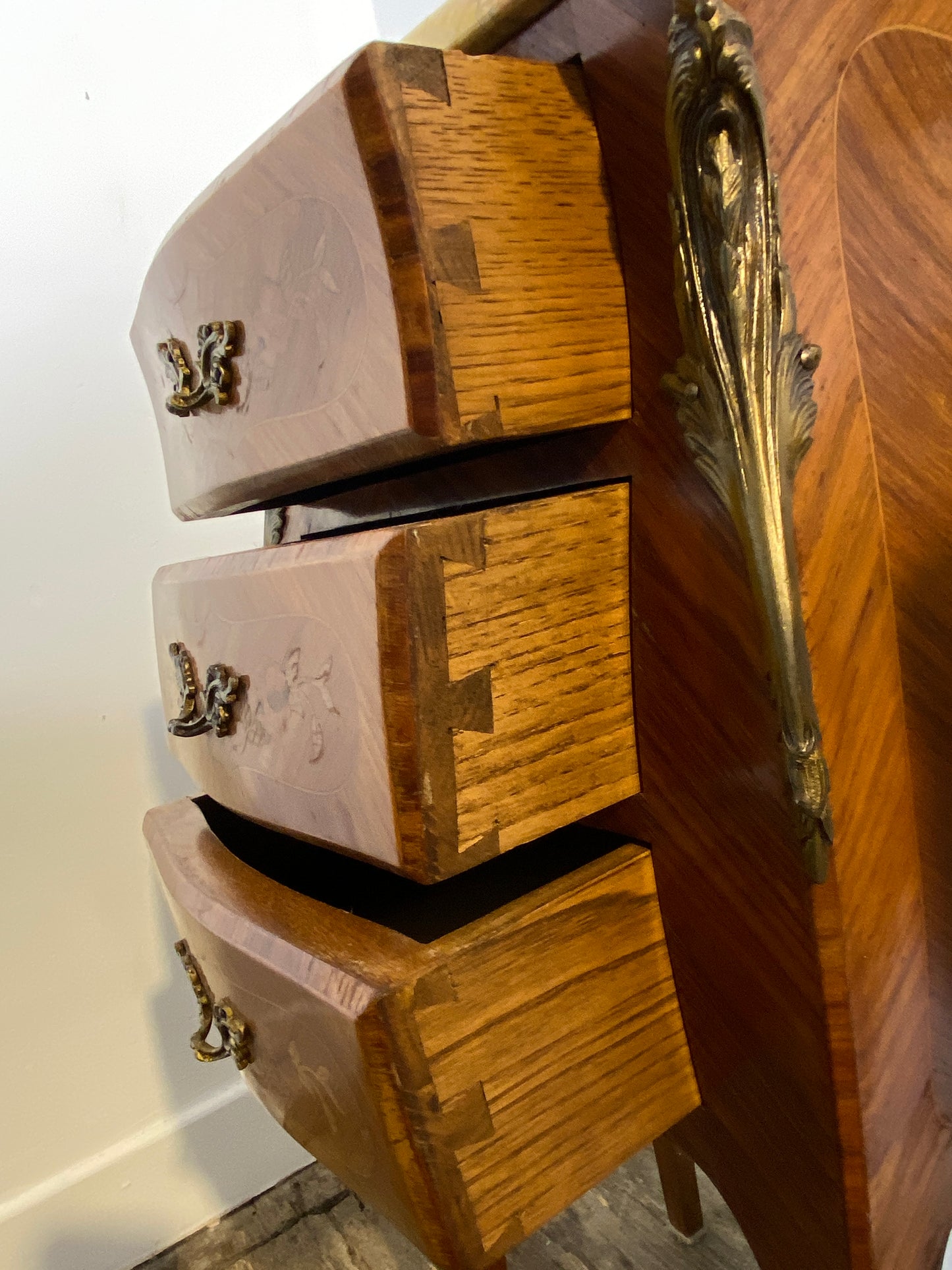 Pair of Louis XV-Style Bedside Cabinets with Marble Tops – Mid-20th Century