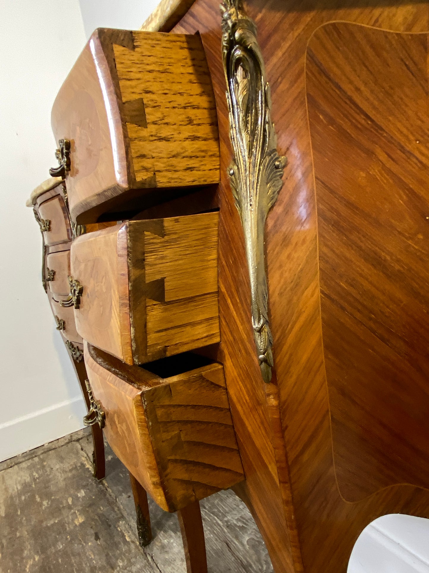 Pair of Louis XV-Style Bedside Cabinets with Marble Tops – Mid-20th Century