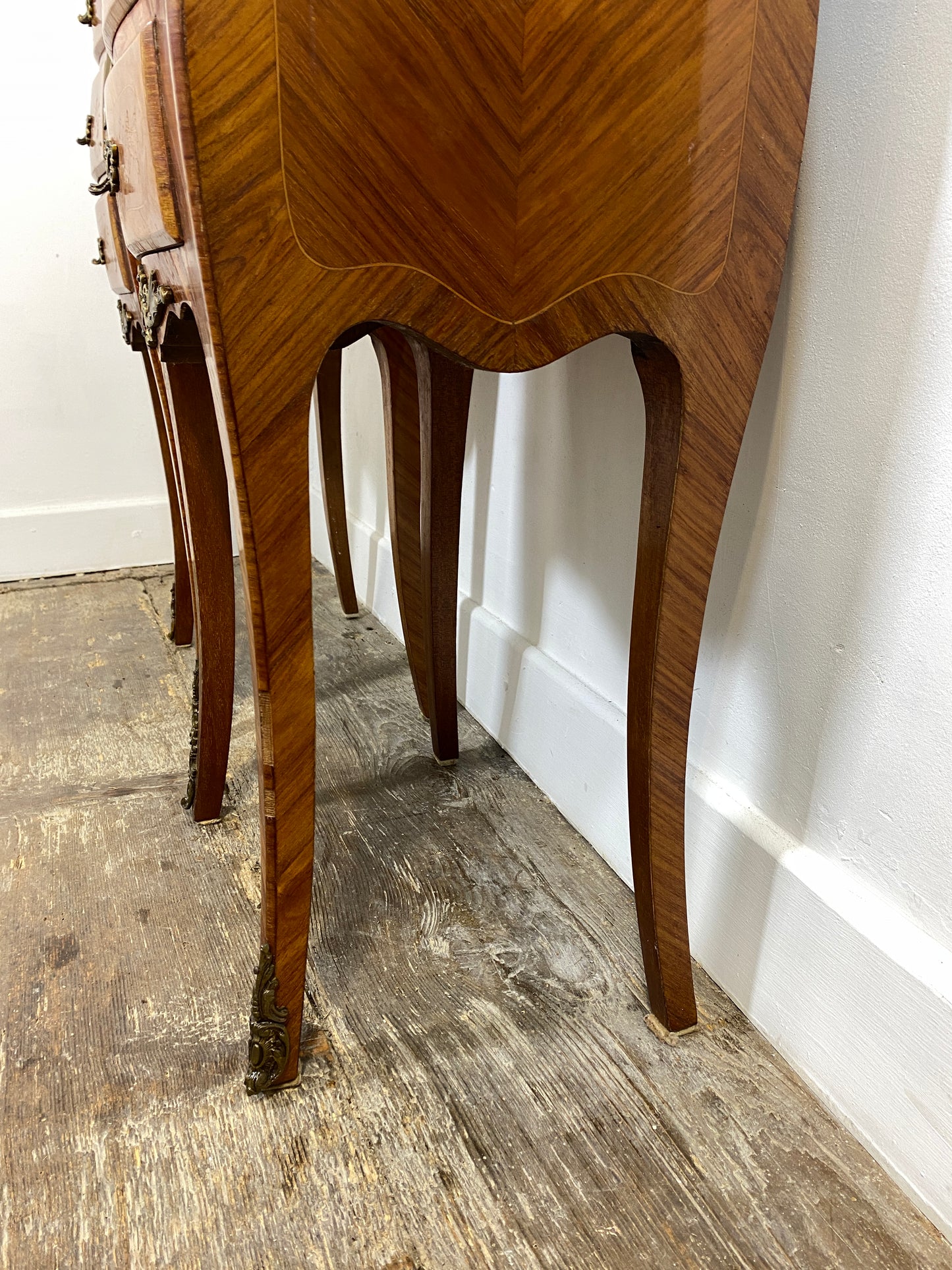 Pair of Louis XV-Style Bedside Cabinets with Marble Tops – Mid-20th Century