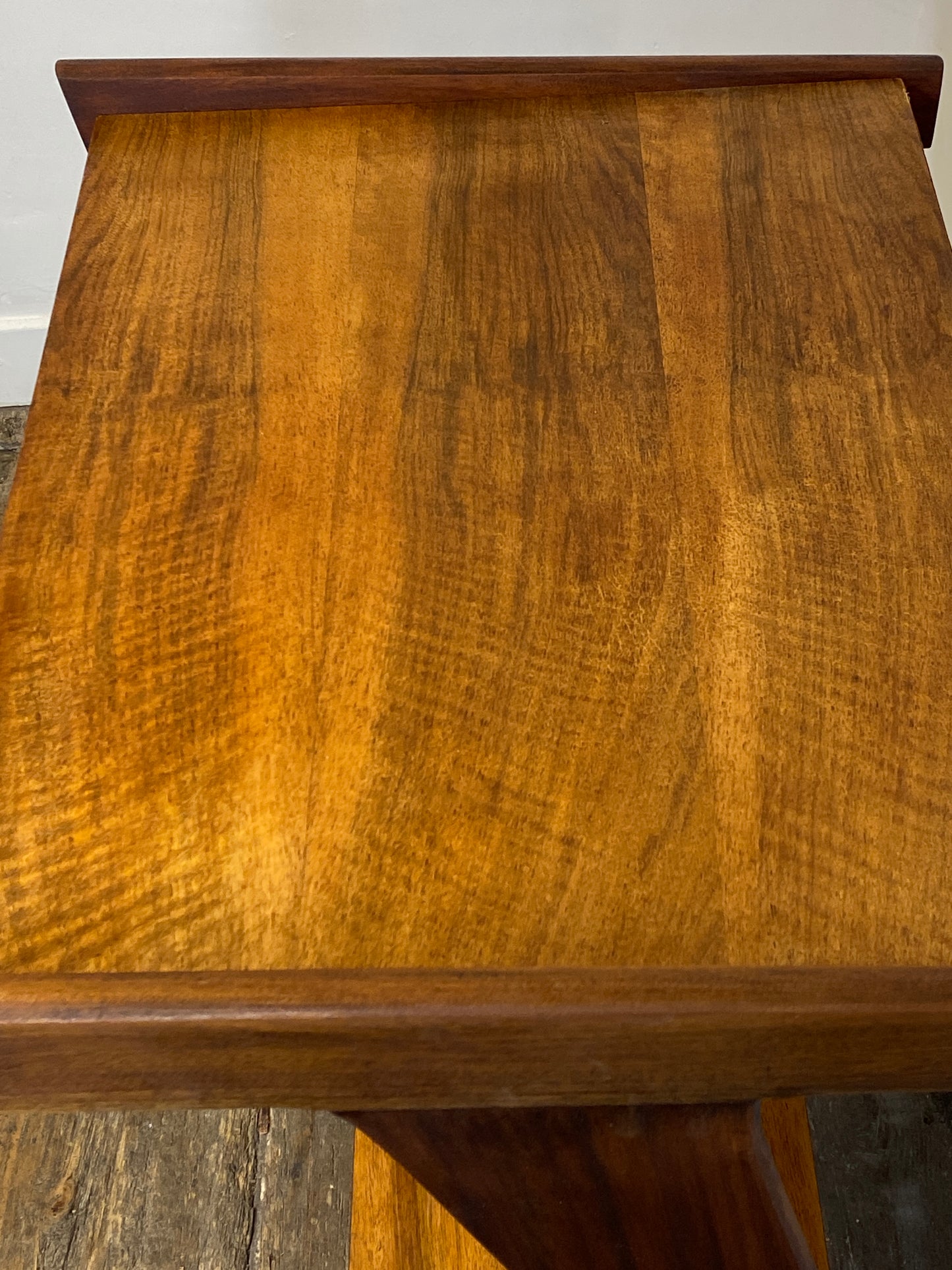 Vintage 1950s Mid-Century Modern Side Table on Casters – Sculptural Solid Wood Design