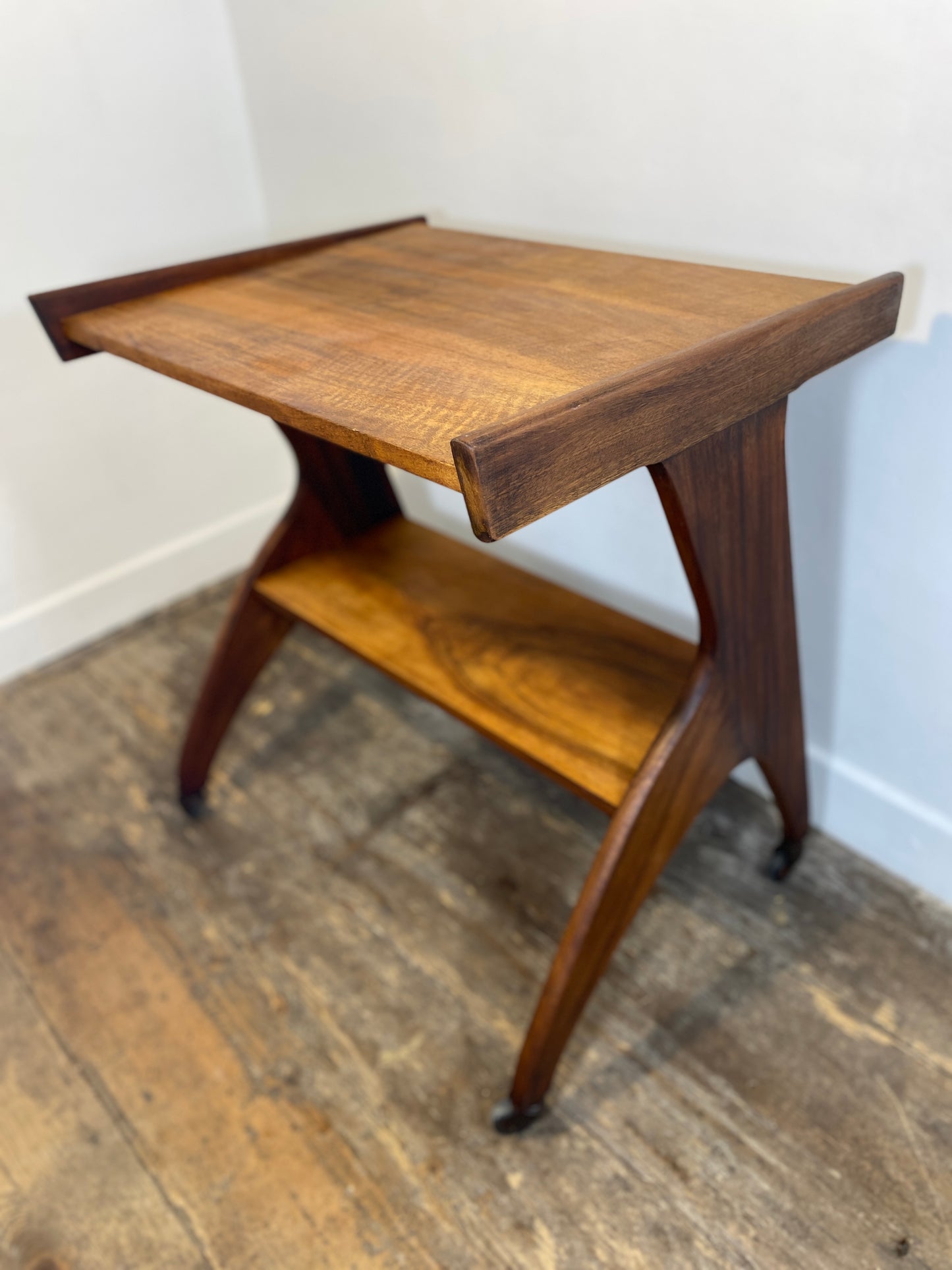 Vintage 1950s Mid-Century Modern Side Table on Casters – Sculptural Solid Wood Design