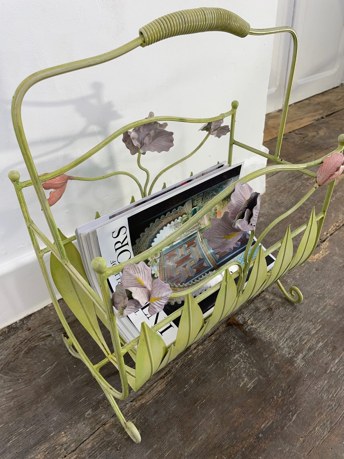 Vintage magazine holder — photo 5