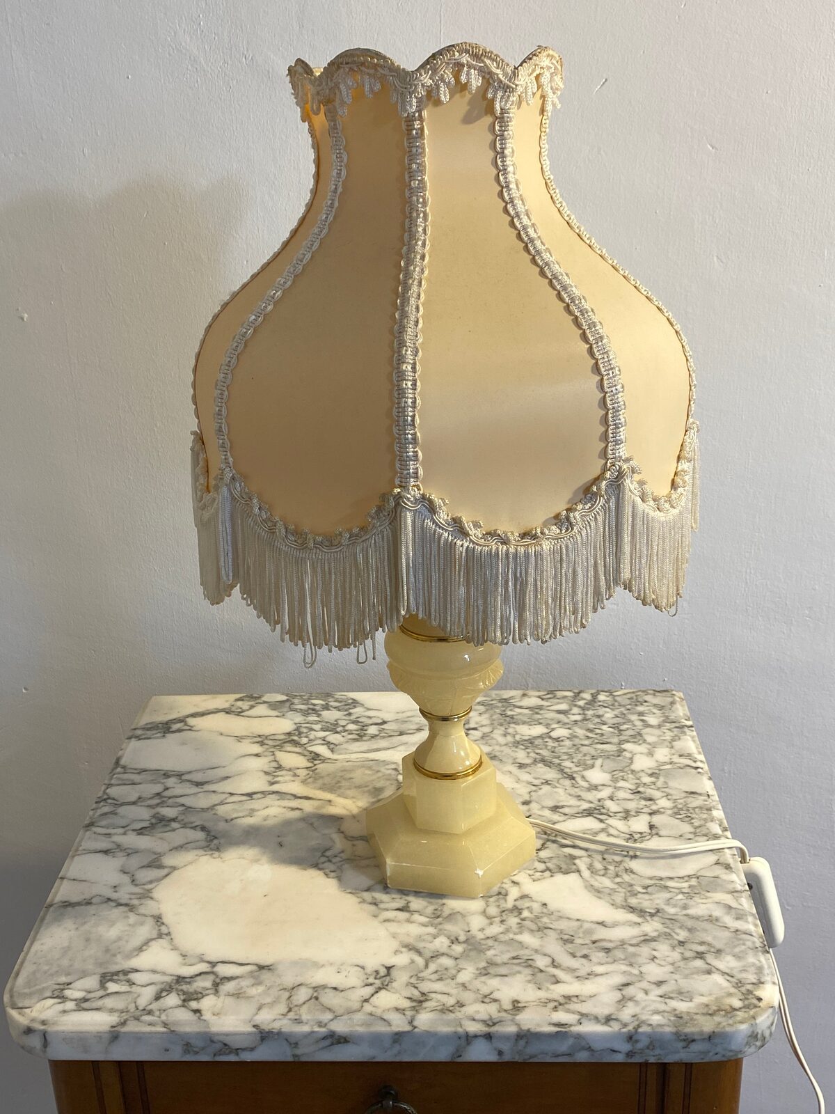 Vintage Alabaster Table Lamp – Victorian Revival Shade, 1930s-40s — photo 2